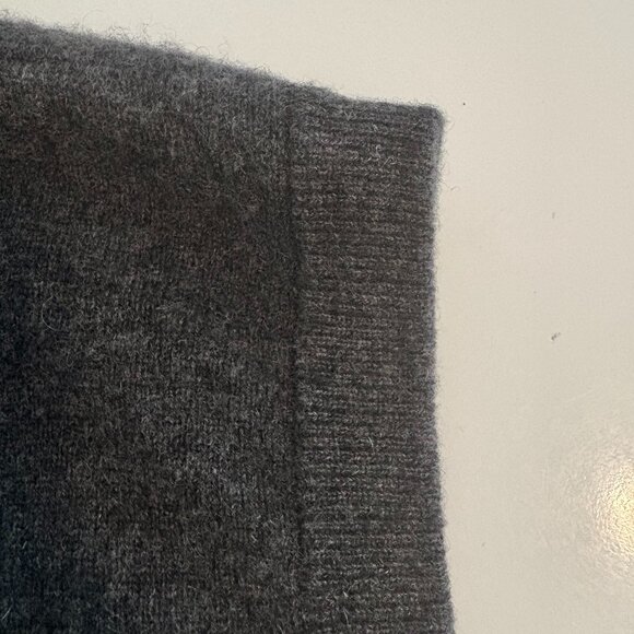 Ngai Yuen 100% Cashmere Button Front Sweater Vest Charcoal Grey Size XXL - Picture 3 of 8
